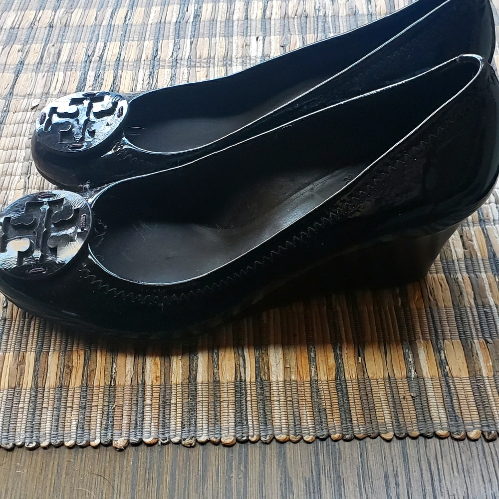 Small wedge heels